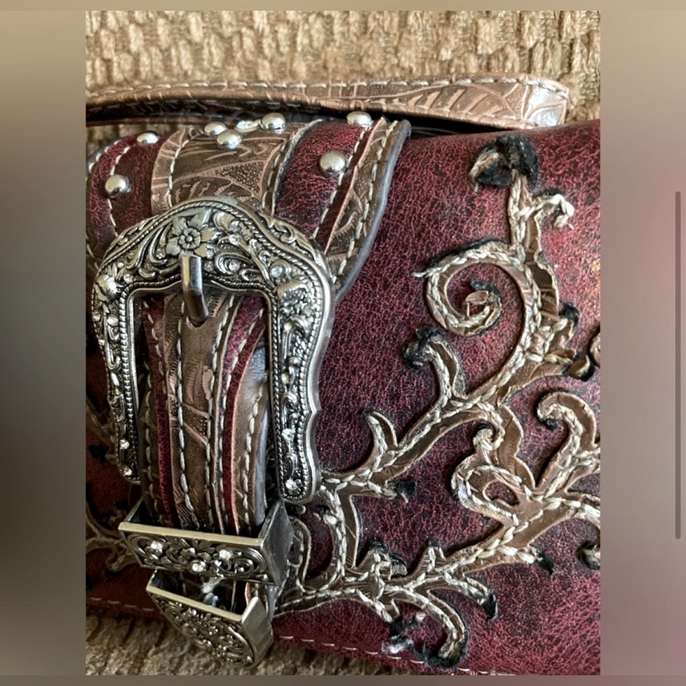 Western style burgundy wallet - has scalloped design & bling buckle detail - Picture 2 of 8